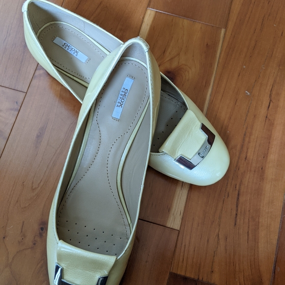 Butter yellow Geox shoes - Picture 3 of 5